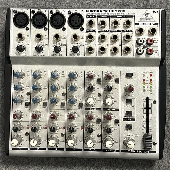 Behringer Eurorack UB1202 – 12-kanals mixer