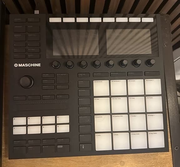 Native Instruments Maschine MK3 groovebox/kontroller