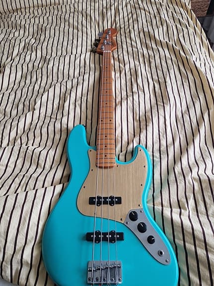Squier 40th anniversary jazz bass