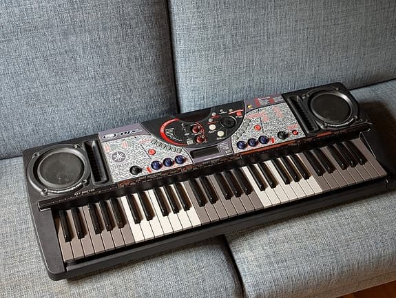 Yamaha DJX-II, Synthesizer/Groovebox från år 2000