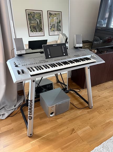 Yamaha Tyros 2 Workstation Keyboard