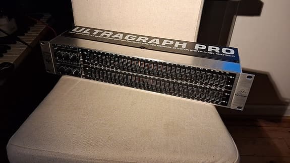 Behringer Ultragraph Pro grafisk equalizer 19" rack