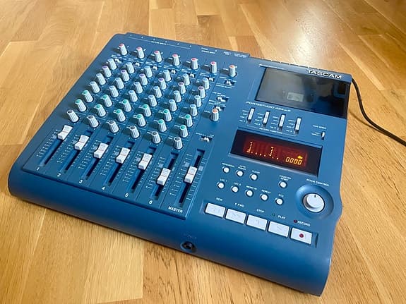 Tascam 424 MKIII MK3 portastudio fint skick, kan skickas.