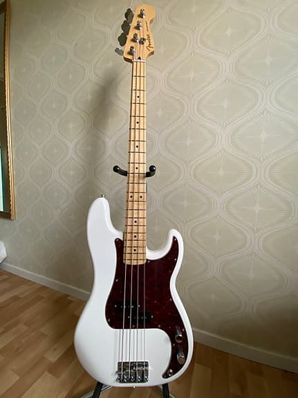 Fender Precision Bass player series