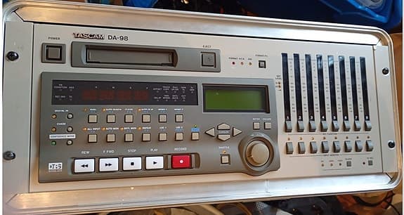 Tascam DA-98 samt en Tascam DA-38