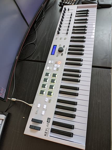 Arturia KeyLab Essential 61 MIDI-keyboard vit - Defekt
