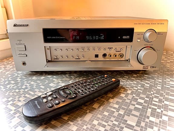 Pioneer VSX-D811S hemmabioreceiver med radio och fjärrkontrolle