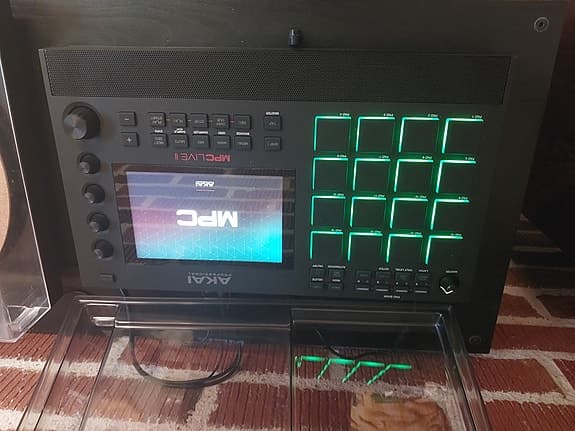 Akai MPC Live sampler/trummaskin