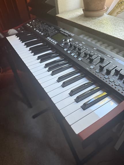 Synthesizer, behringer deepmind 12