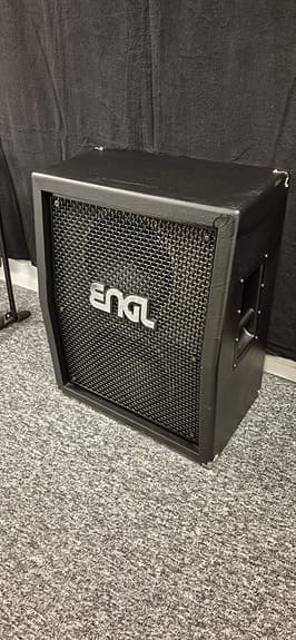 ENGL 212 Pro Cabinet