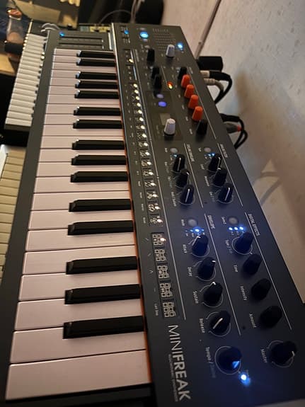 Arturia Minifreak Algoritmisk Synthesizer