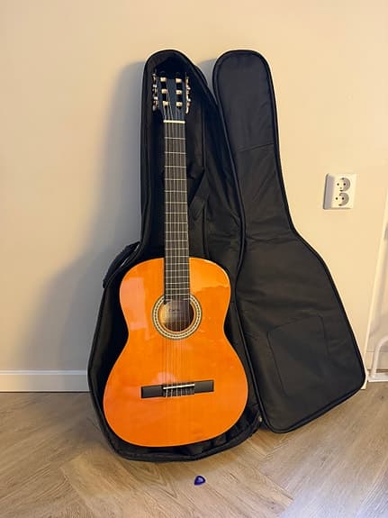 Klassisk gitarr Zarita C40 med fodral