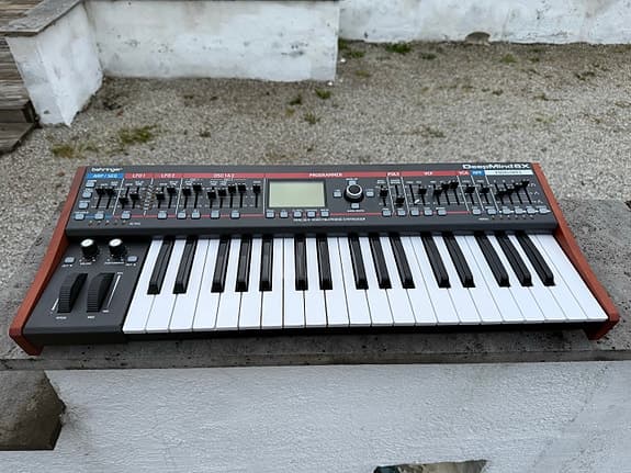 Behringer DeepMind 6X synthesizer