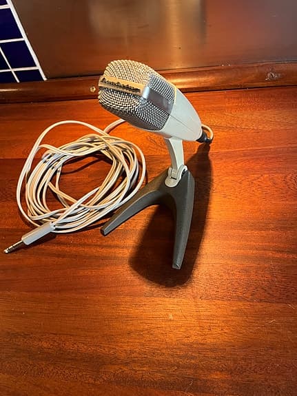 Sennheiser MD421 mikrofon med stativ, serie nr L 11324