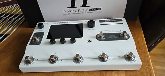 Hotone Ampero II Stage gitarrmultieffekt pedal
