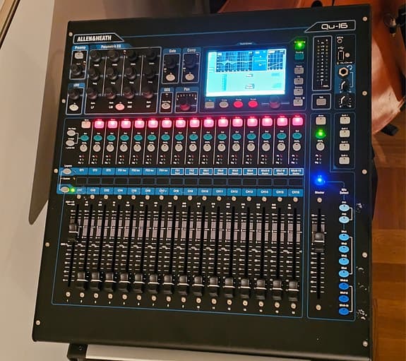 Allen & Heath Qu-16 digitalmixer 16-kanals svart