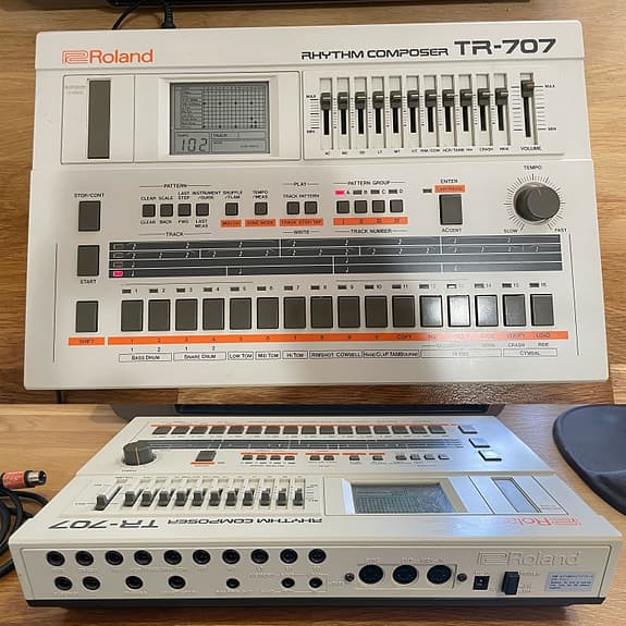Roland TR-707
