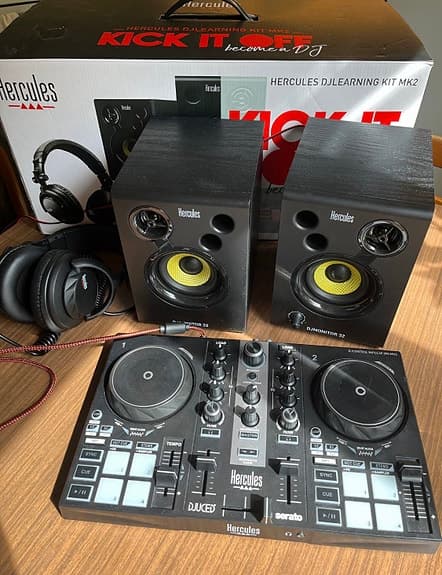 Hercules DJ Learning Kit DJ-controller med högtalare och hörlurar