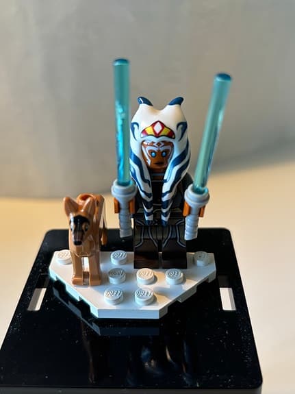 LEGO Star Wars Ahsoka Tano minifigur med dubbla ljussablar