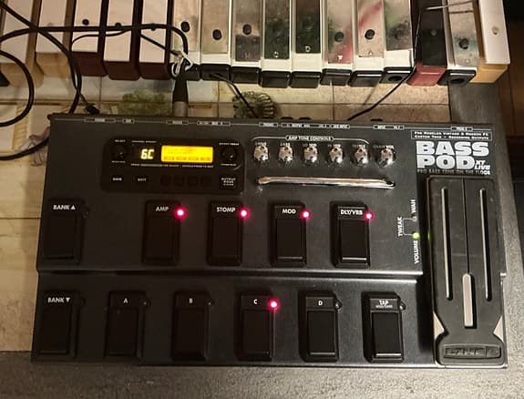 Line 6 Bass POD xt Live Multi-Effect and Amp Modeler