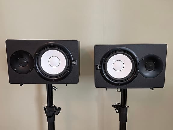 2st Yamaha HS7 studiomonitorer