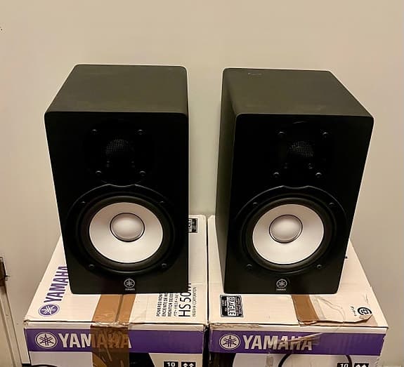 Yamaha HS5 aktiva studiomonitorer svarta