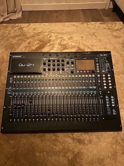 Allen & Heath QU-24 digitalmixer med flightcase – fullt fungerande