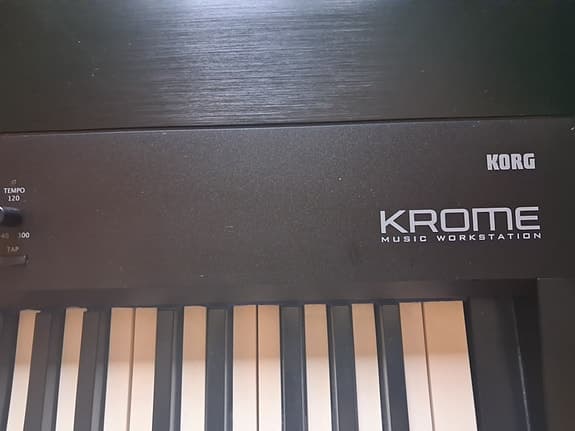 Korg Krome Music Workstation synth