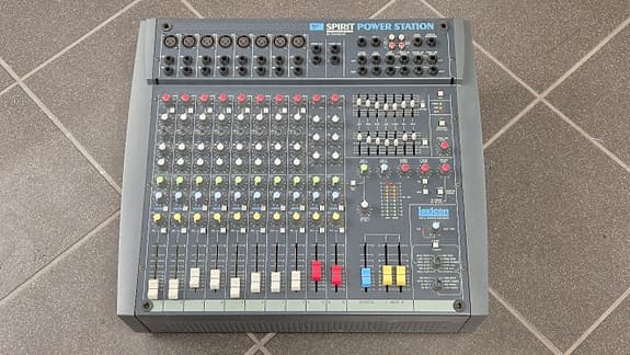 Soundcraft Sprit Powerstation mixer