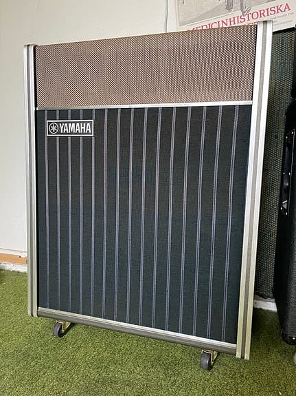 Yamaha gitarrhögtalarkabinett