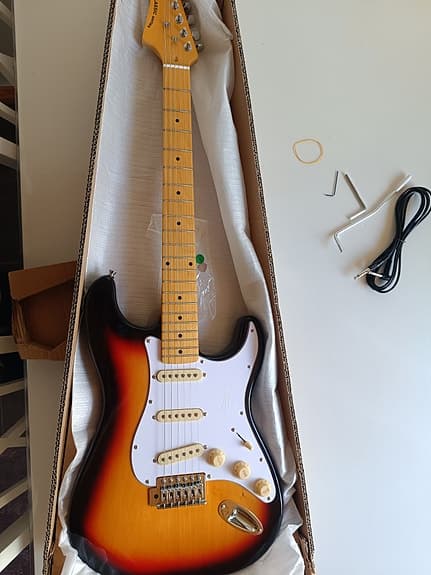 Fazley Fire Elgitarr ny i förpackning