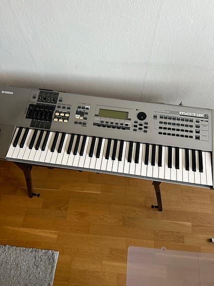 Yamaha Motif 6 synth/keyboard