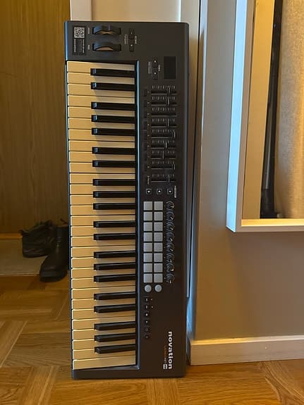 Novation Launchkey MIDI-keyboard 49 tangenter svart