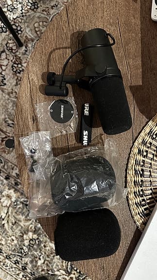Shure SM7B – Komplett med kartong och tillbehör