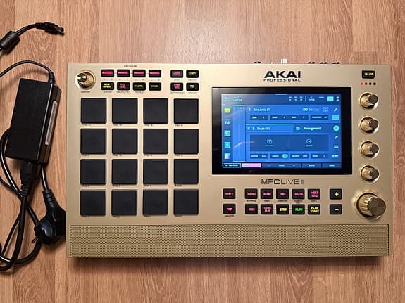 Akai Mpc live 2 gold edition