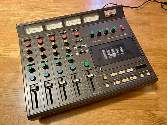 Tascam 244 Portastudio recapad+remmar och pinchroller bytt
