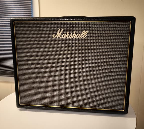 Marshall Origin 20C + pedal för Boost & FX-loop.