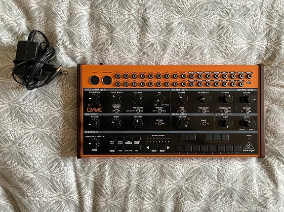 Behringer Crave // semimodulära synthesizer