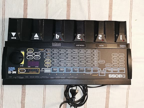 Boss ME-10 multieffektpedal för gitarr