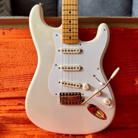 2007 Ltd Ed Fender AV'57 Commemorative Stratocaster Mary Kaye Blonde
