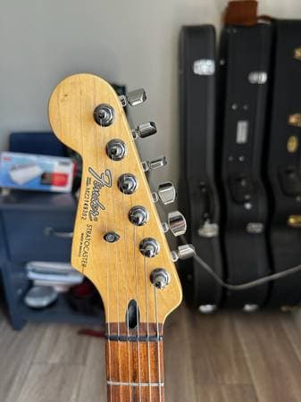 Left handed Fender MIM Strat (custom) - image 5