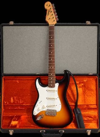 Fender American Vintage ’65 Stratocaster Left-Handed with Hard Case
