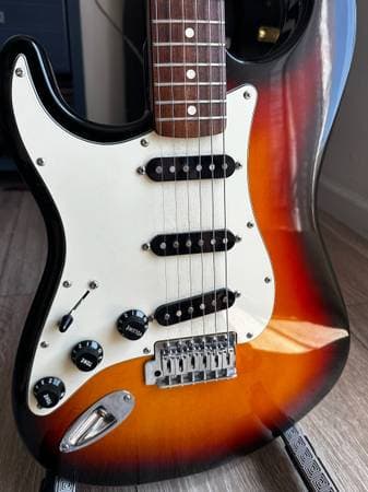 Left handed Fender MIM Strat (custom) - image 6