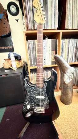2001 LH MIM Fender Stratocaster