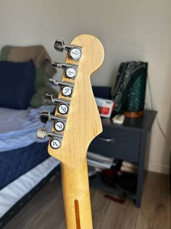 Left handed Fender MIM Strat (custom) - image 4