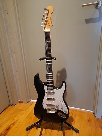Fernandes custom stratocaster