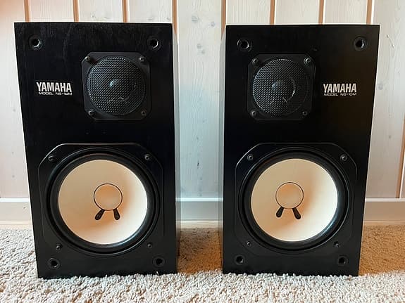 Yamaha NS-10M + NAD 3020i
