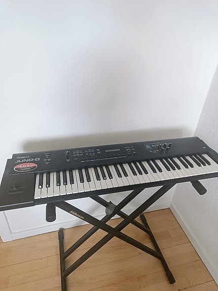 Juno D Synth
