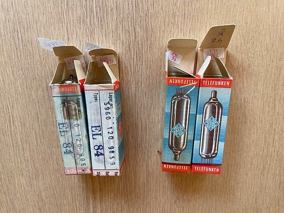 TELEFUNKEN EL84 (6BQ5) 2 PARREDE PAR dvs 2 plus 2 ens udmåle radiorør NOS