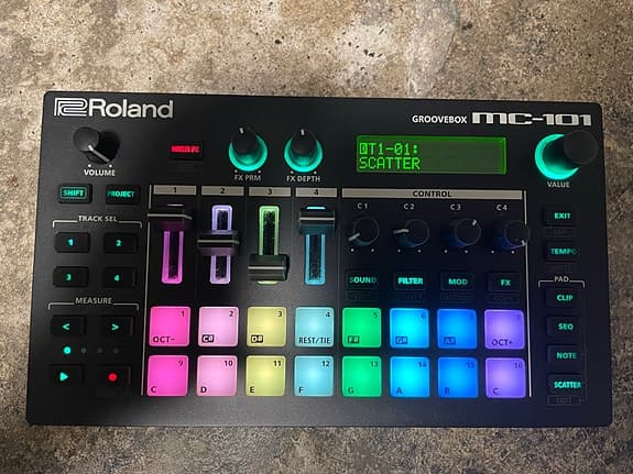 Roland MC-101 Groovebox